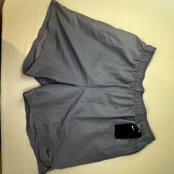 Nike Men's Standard Solid Lap 7" Volley Short Swim Trunk - Picture 2 of 3